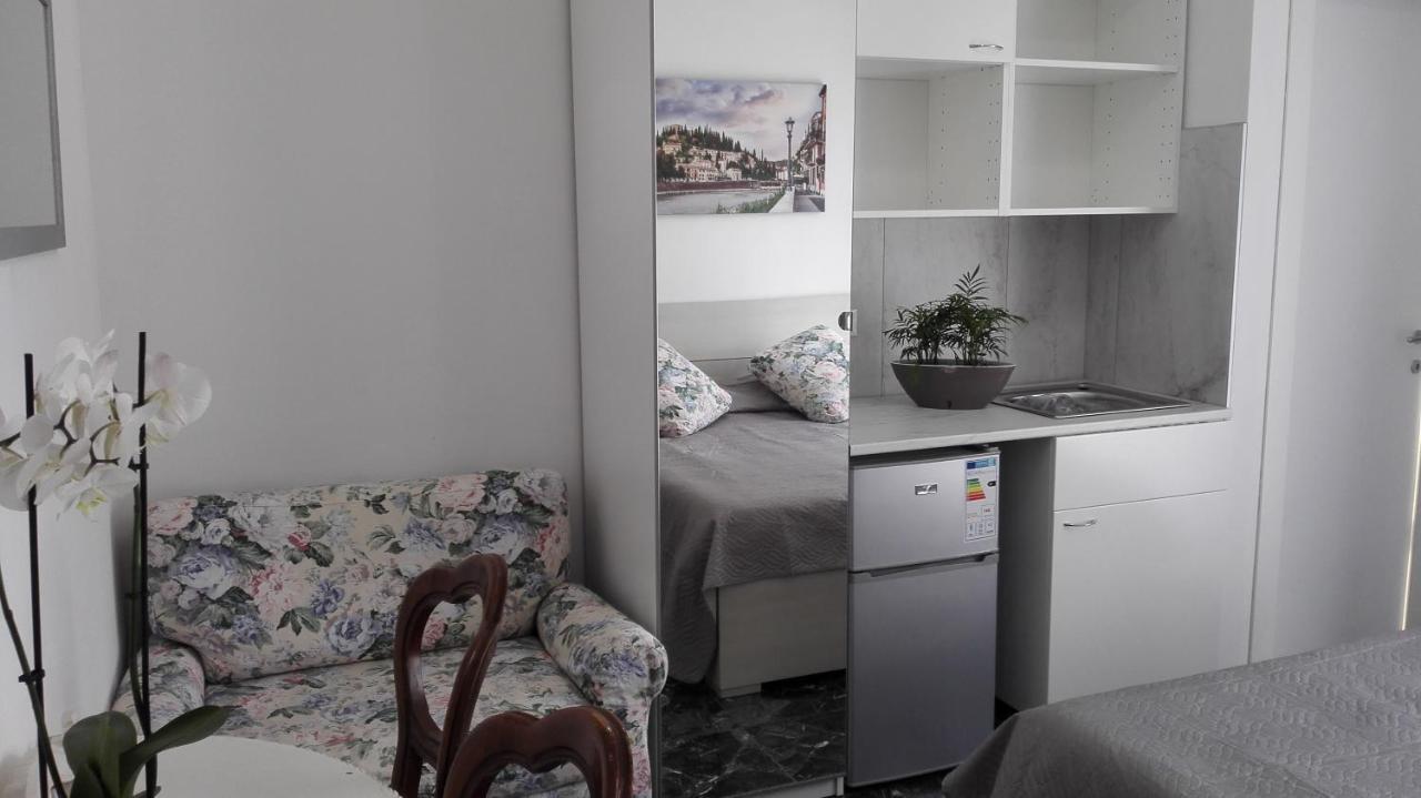 Minihouselarissa Diverona Gasthof *